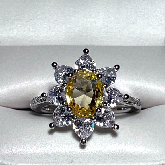 Jewelry - 925 Sterling Silver Sunflower Diamond Ring